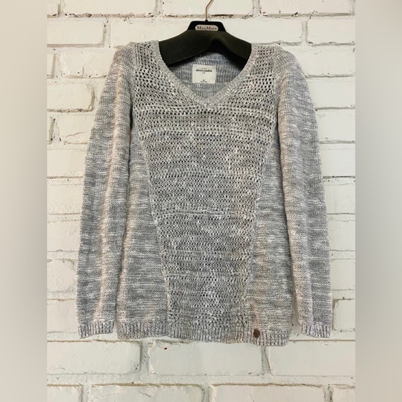 Abercrombie Kids Grey Vneck Sweater - Picture 1 of 5